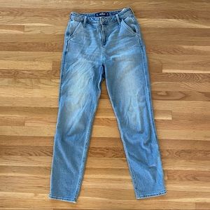 Hollister Vintage Stretch Ultra High-Rise Mom Jean